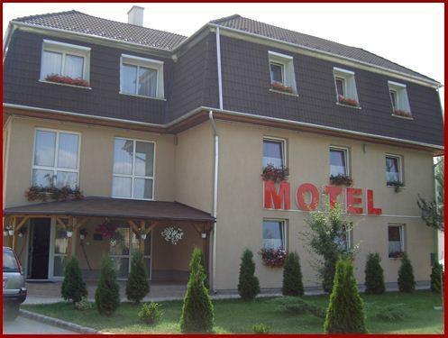Panama Motel Секешфегервар Екстер'єр фото