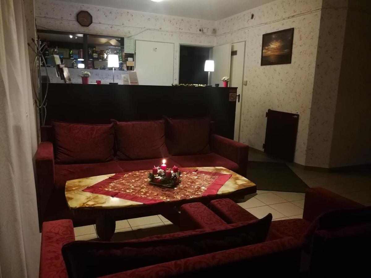 Panama Motel Секешфегервар Екстер'єр фото